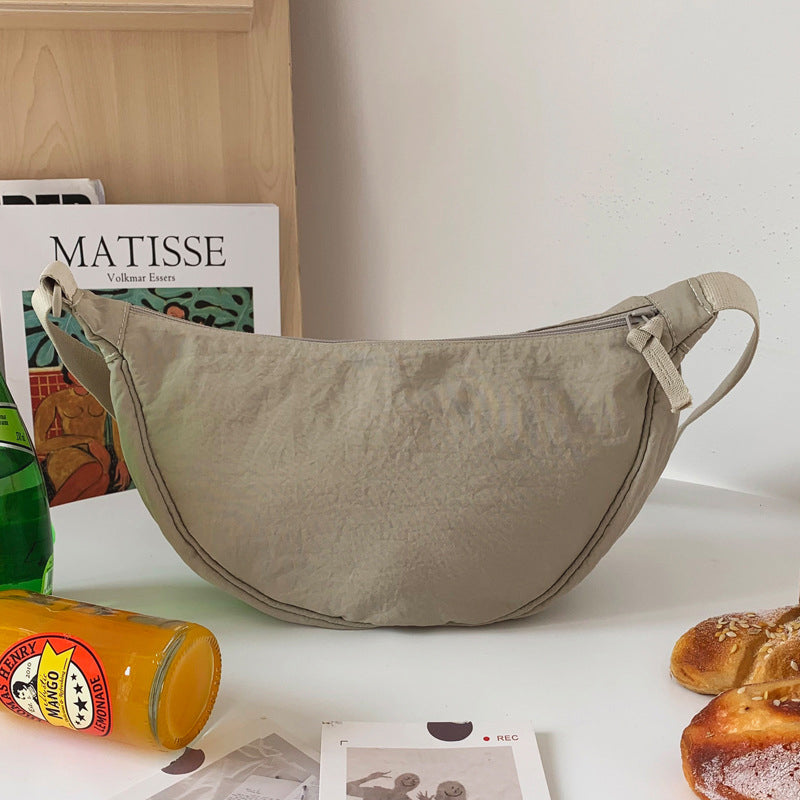 Yola | Halbmondförmige Tasche