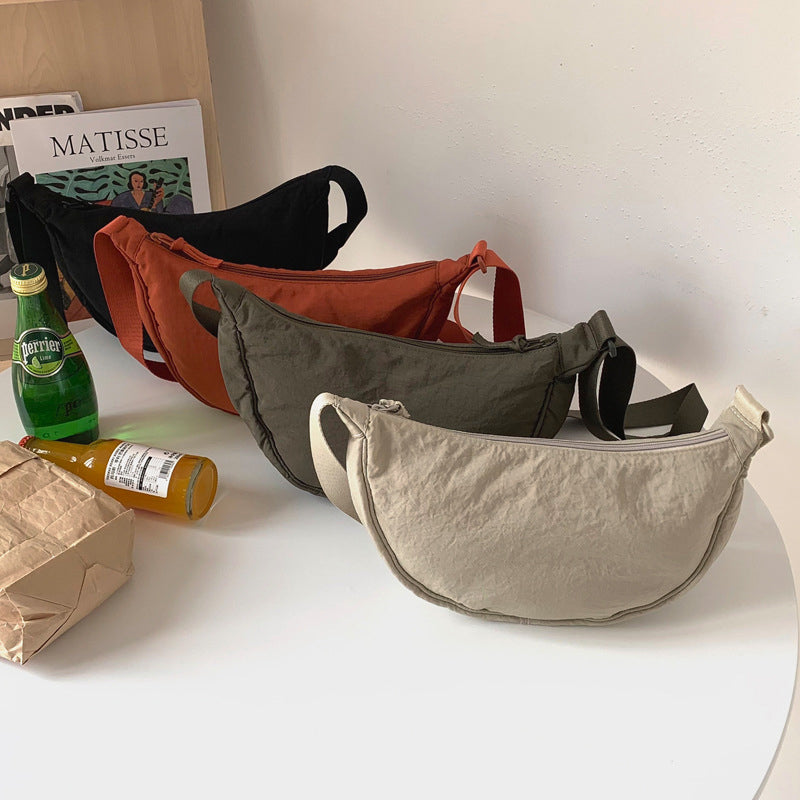Yola | Halbmondförmige Tasche