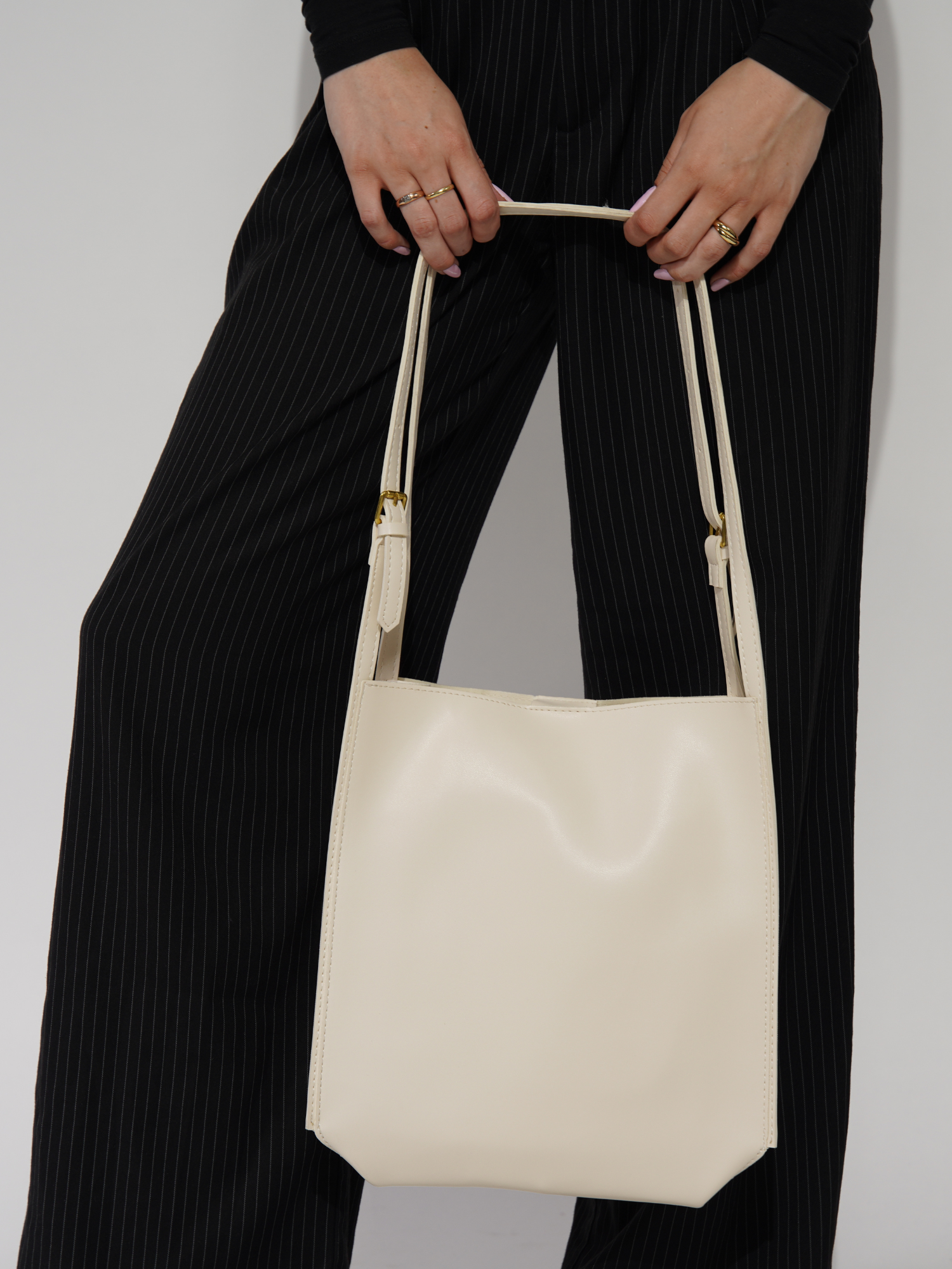 KHELA™ | MINIMALISTISCHE UMHÄNGETASCHE
