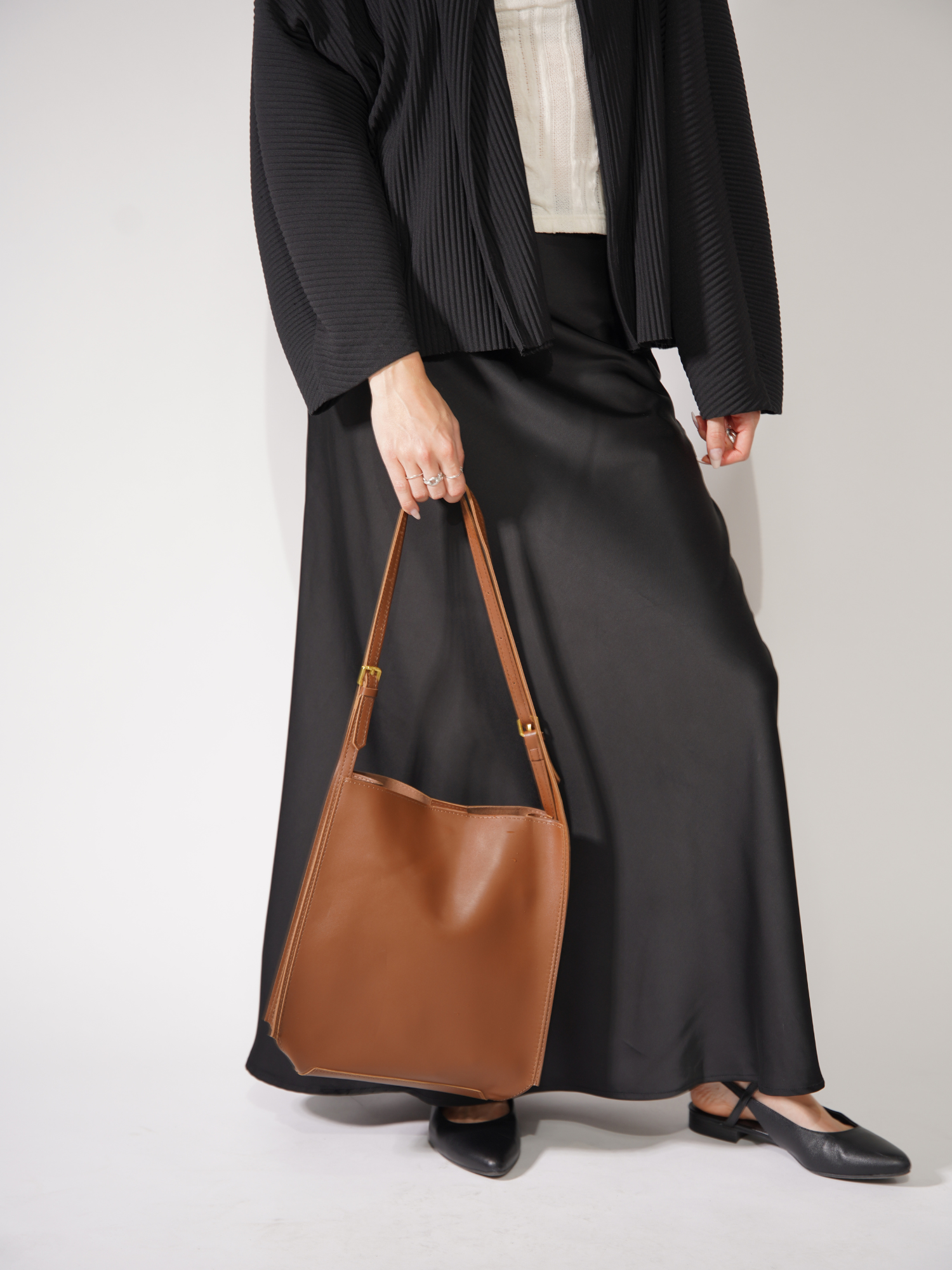 KHELA™ | MINIMALISTISCHE UMHÄNGETASCHE