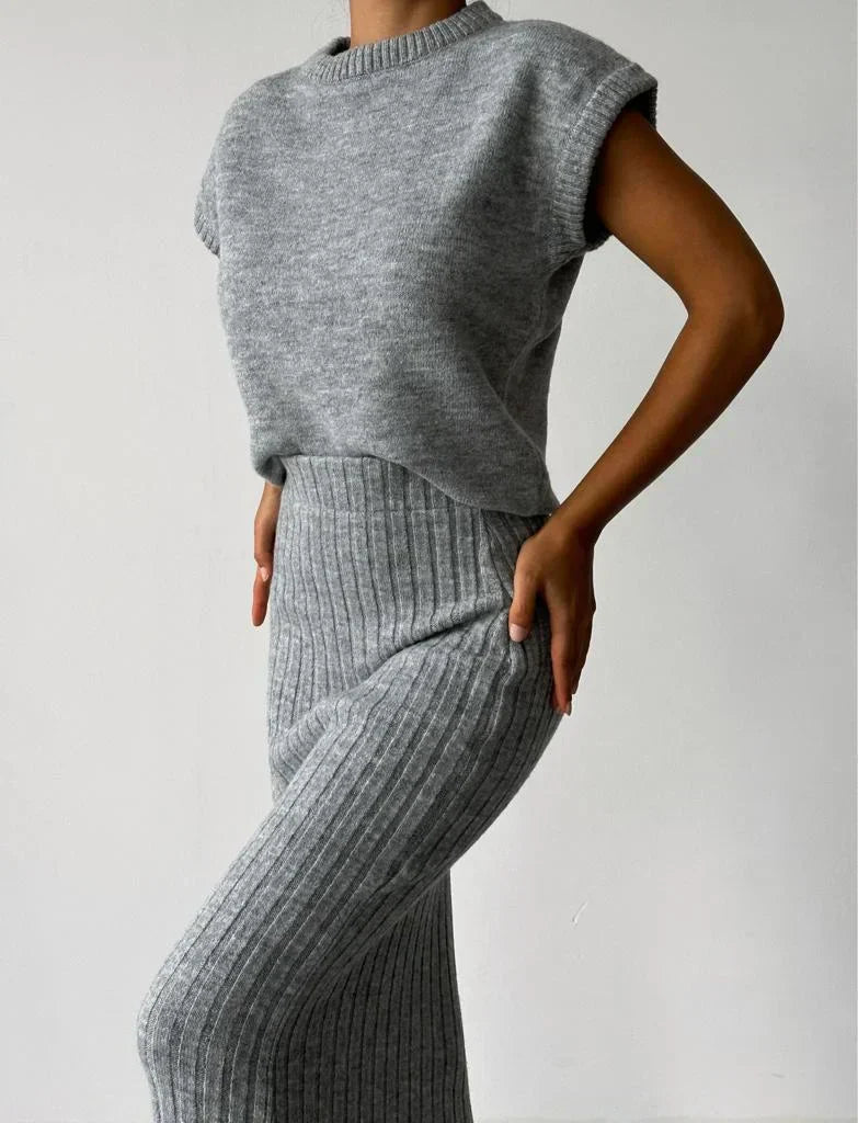 Elegantes zweiteiliges Damenset | Strickjacke und Rock