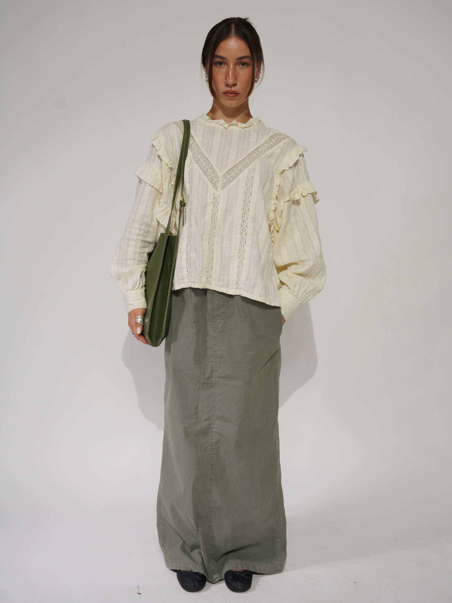 KHELA™ | MINIMALISTISCHE UMHÄNGETASCHE