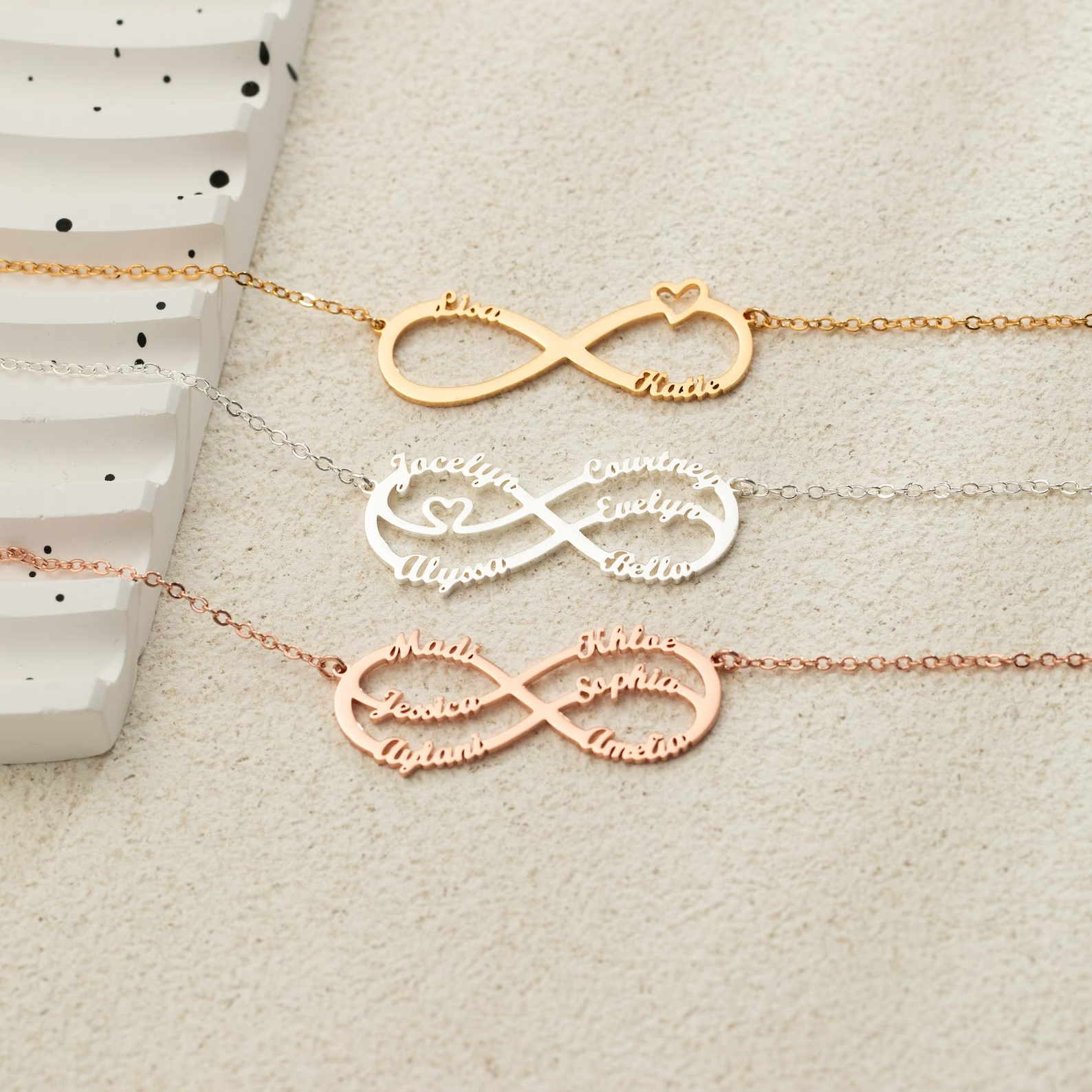 Evelora - Personalisierte Infinity-Namenskette