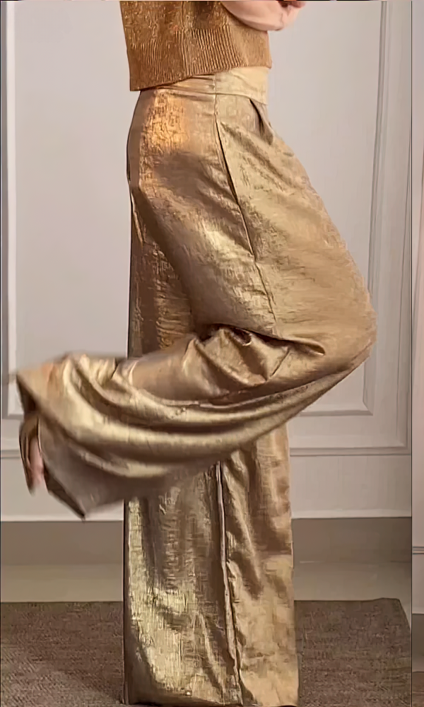 Elegantes goldenes Set für Damen