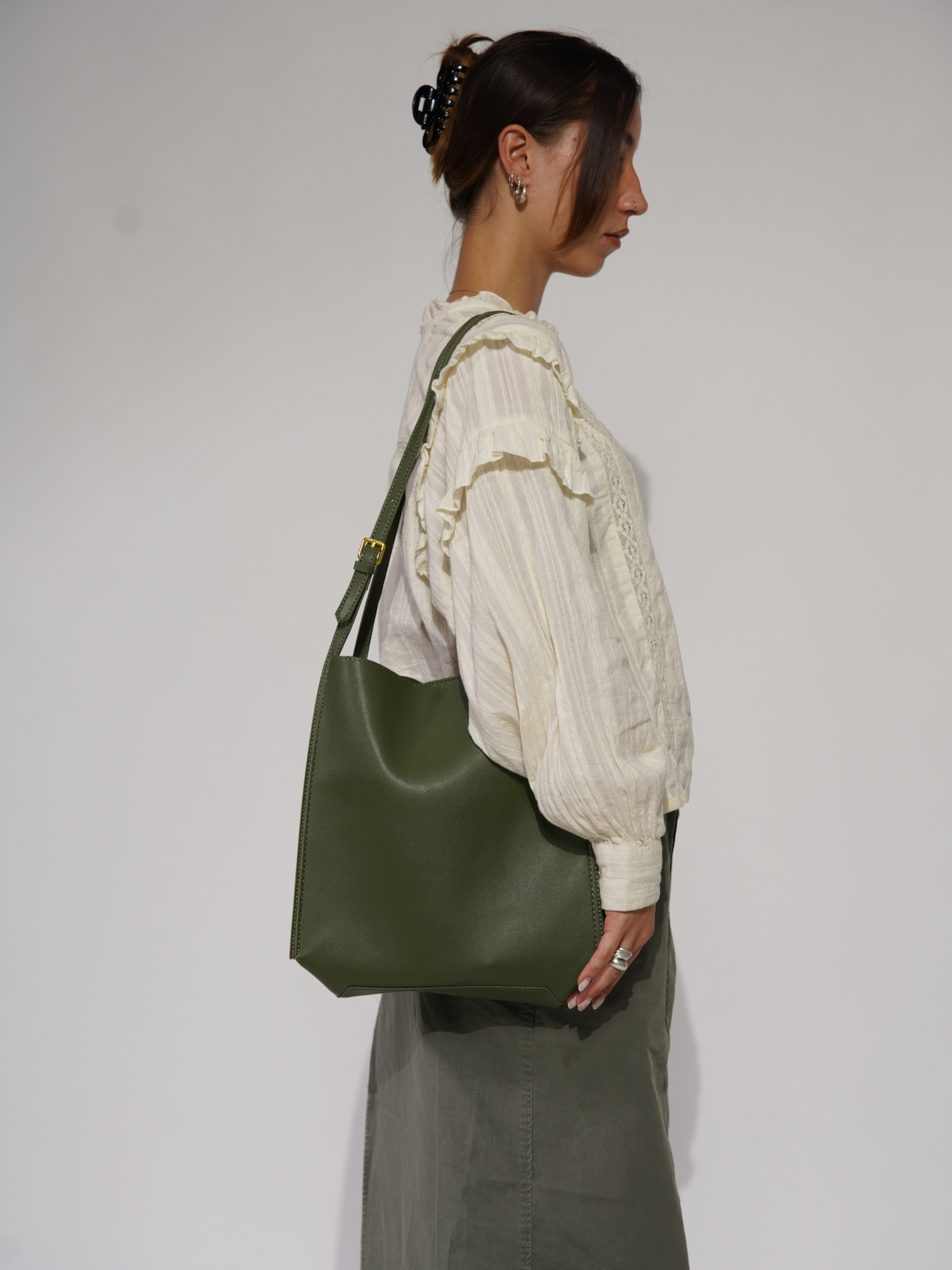 KHELA™ | MINIMALISTISCHE UMHÄNGETASCHE