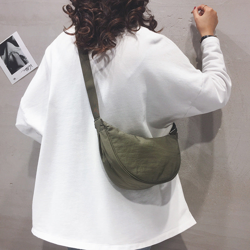 Yola | Halbmondförmige Tasche
