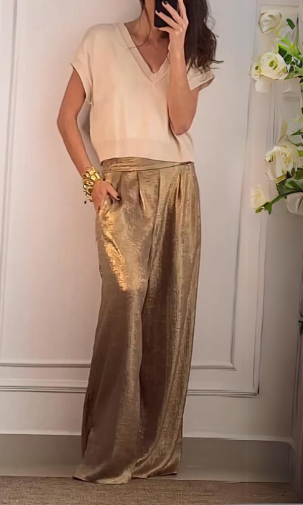 Elegantes goldenes Set für Damen