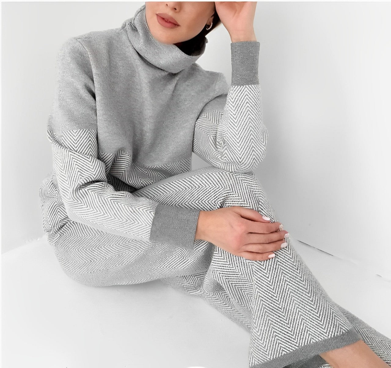 Eliana - Bequemer Lounge-Anzug aus Fleece mit hohem Kragen
