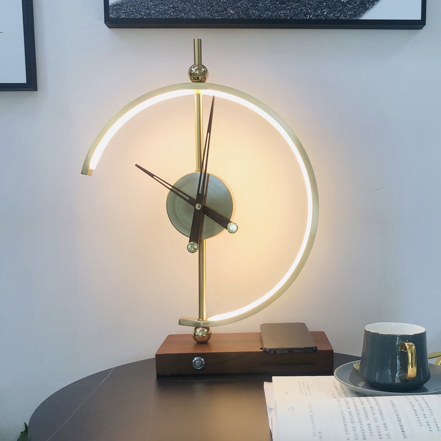 ZenClock | Multifunktionale Tischlampe mit Uhr und Ladefunktion