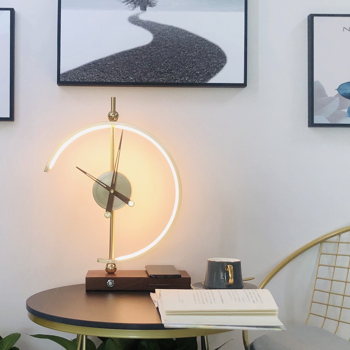 ZenClock | Multifunktionale Tischlampe mit Uhr und Ladefunktion