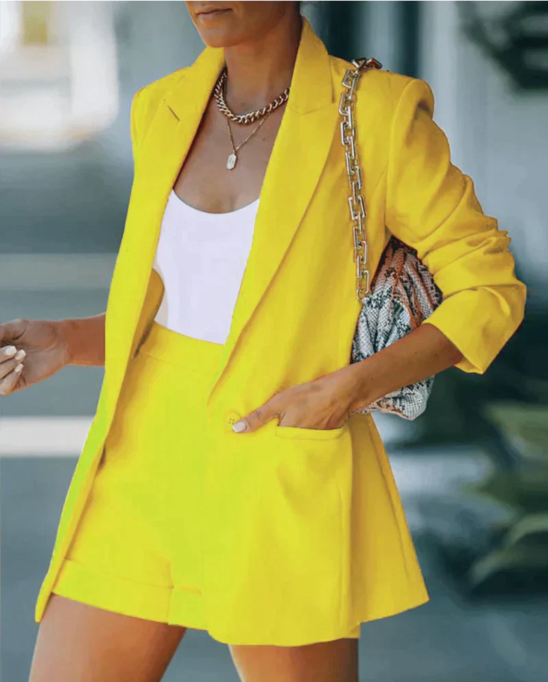 Cassandra - Edles Blazer-Shorts-Set für einen stilvollen Auftritt