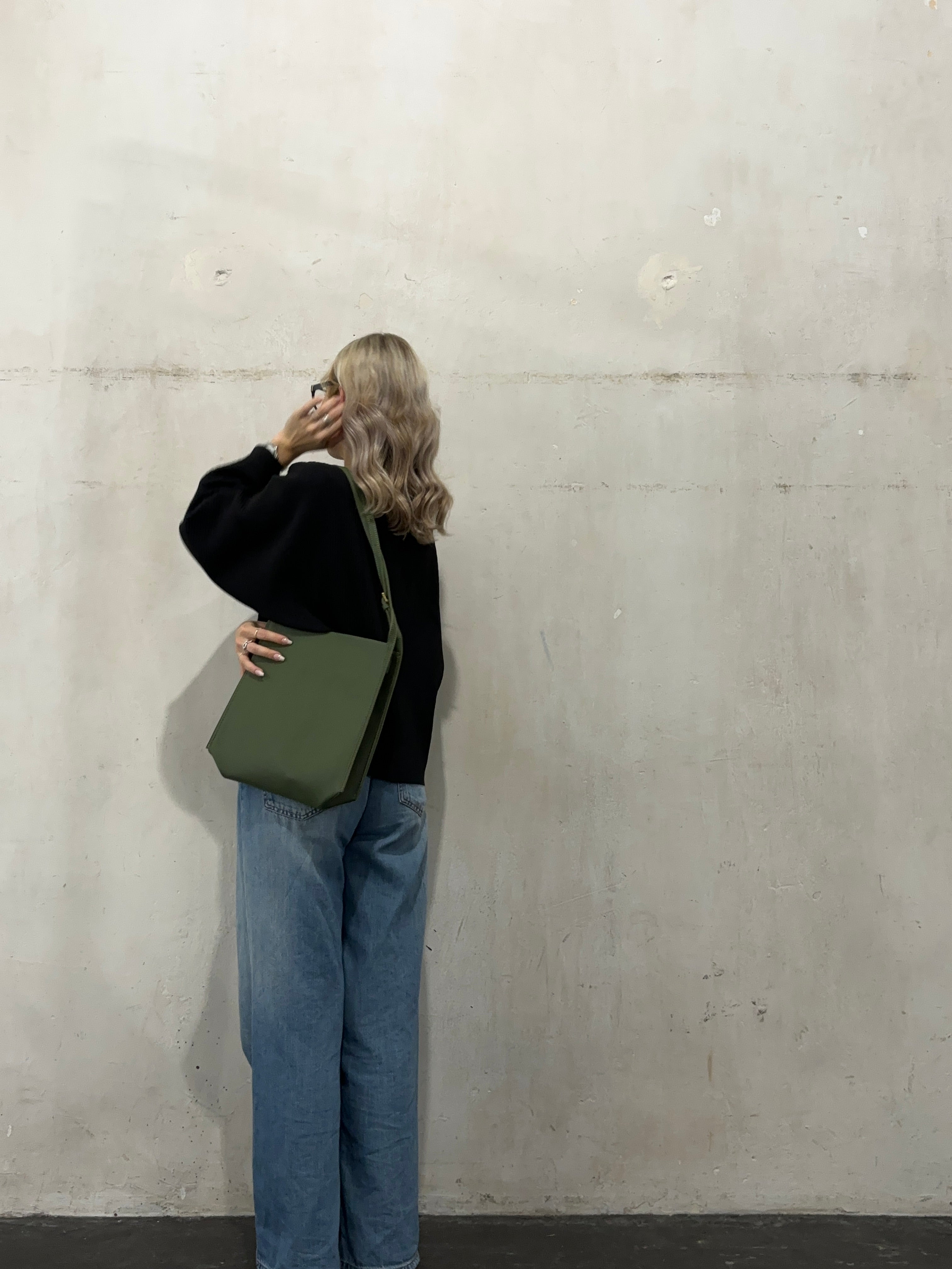 KHELA™ | MINIMALISTISCHE UMHÄNGETASCHE