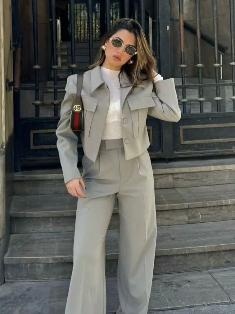 Nydia - Modischer Mantel und gerade Hose als Set