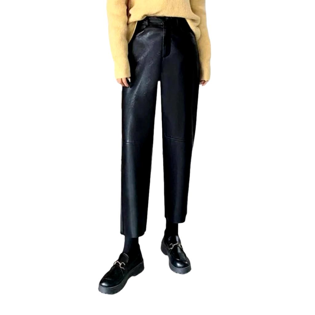 Weit geschnittene hose im lederlook für damen