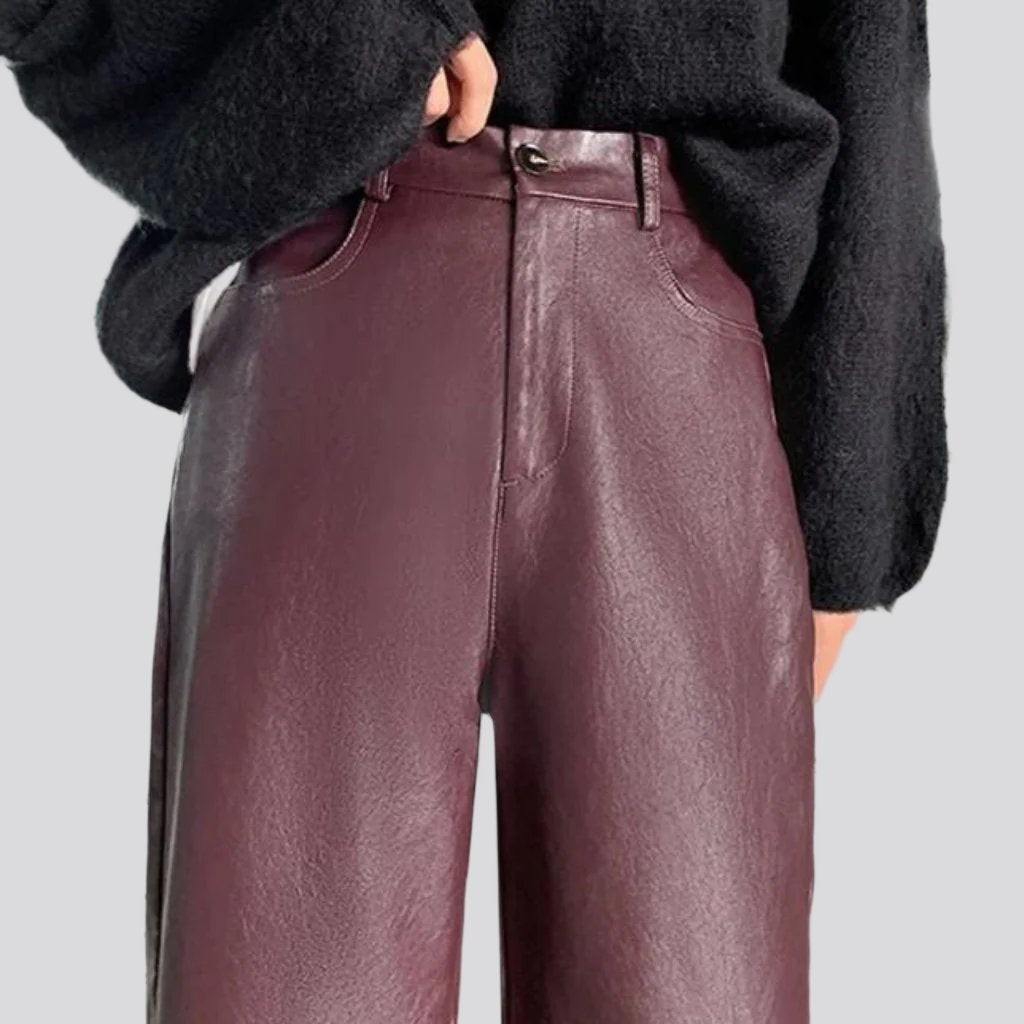 Weit geschnittene hose im lederlook für damen
