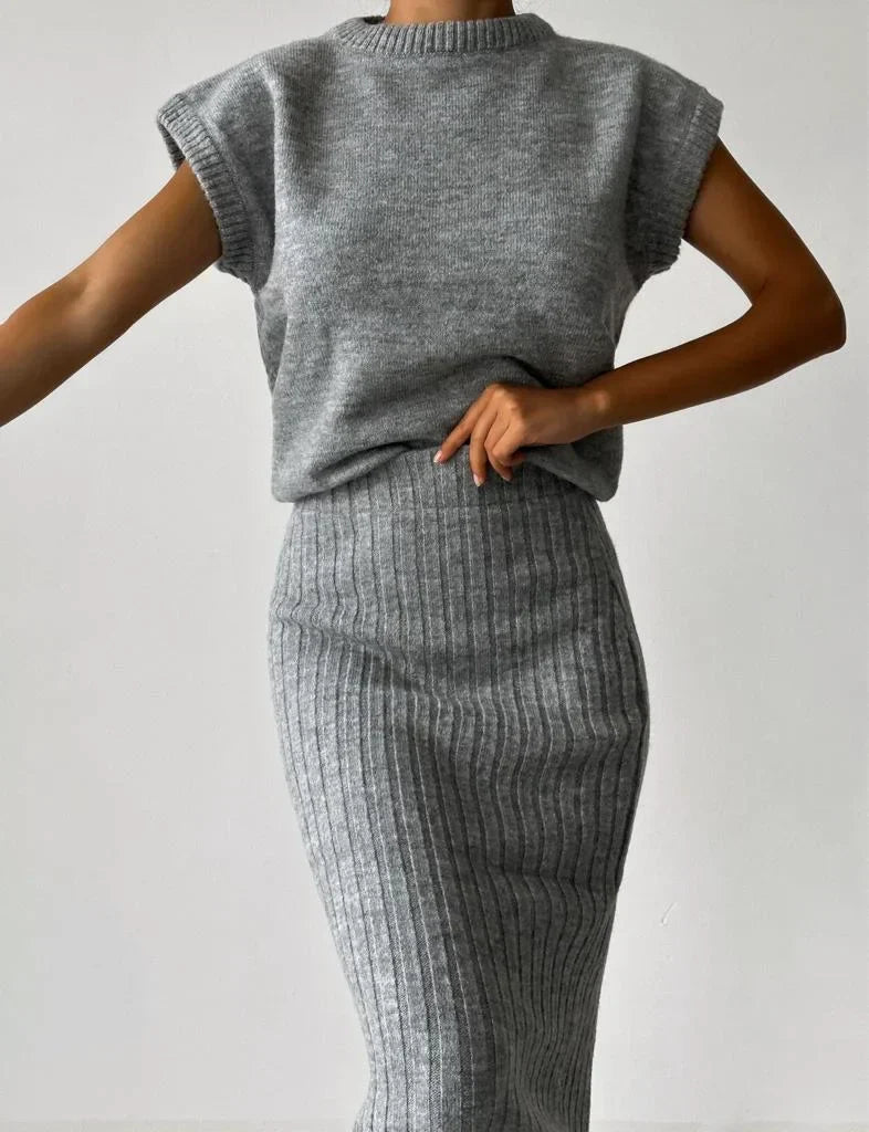 Elegantes zweiteiliges Damenset | Strickjacke und Rock