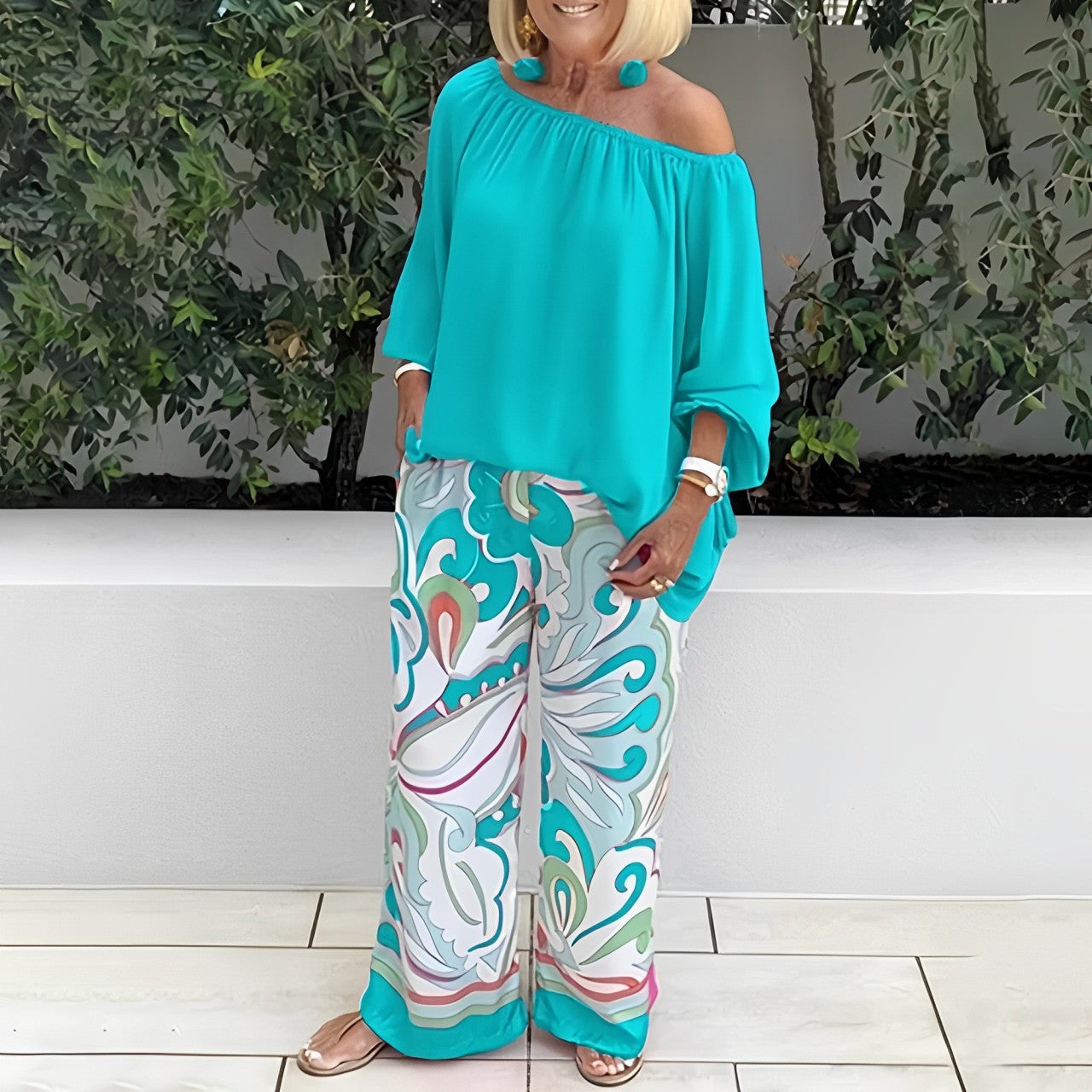 Amabel - Blumentop und Hose im floralen Design