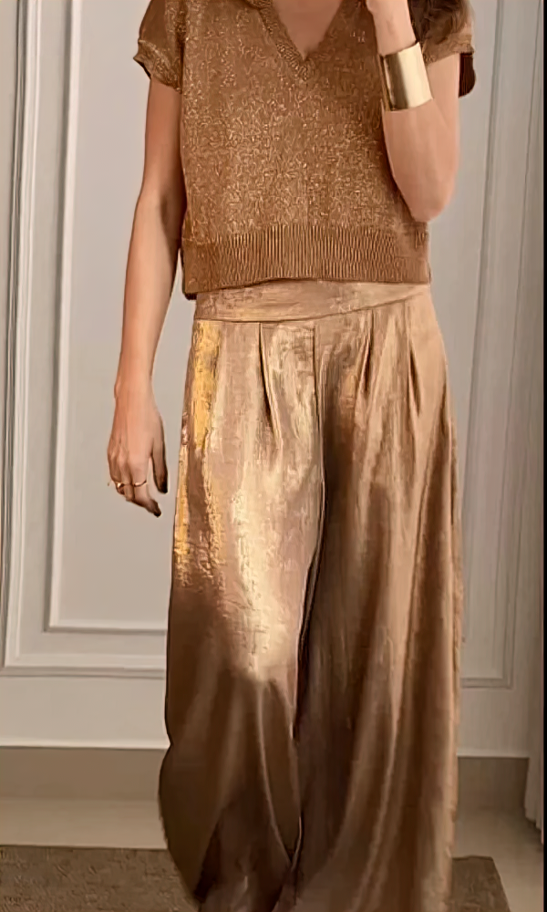 Elegantes goldenes Set für Damen