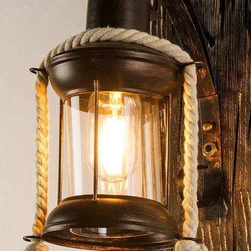 WoodlandFlame | Antike Holz-Wandleuchte
