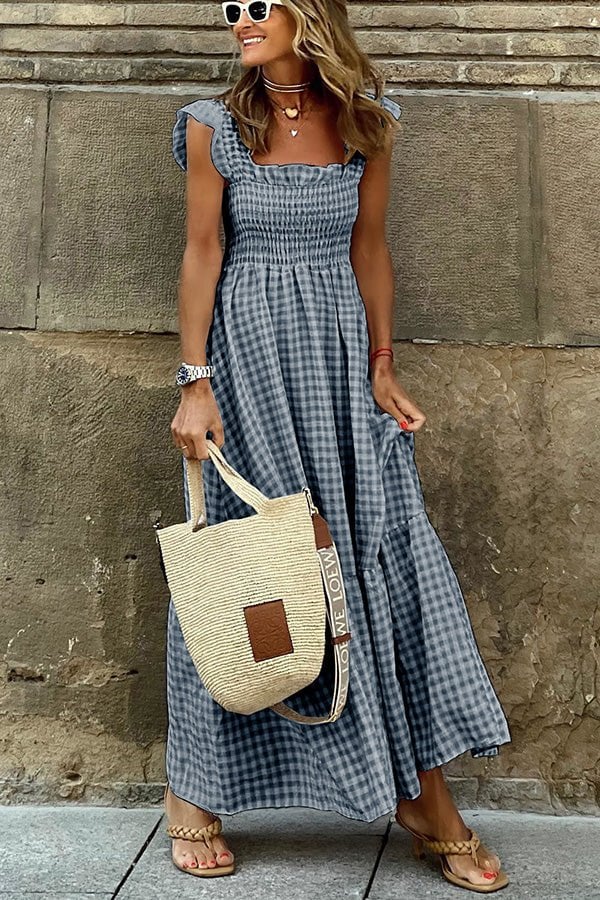 Sommerliches Gingham-Maxi-Kleid mit Rüschenärmeln und gesmoktem Oberteil