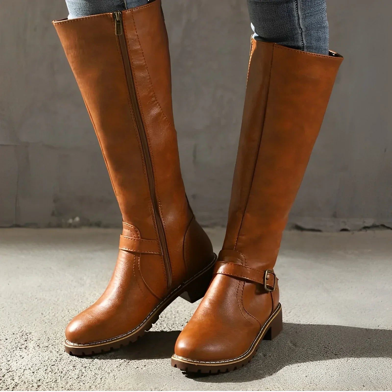 Tori Stylische Langschaftstiefel mit Metallakzent