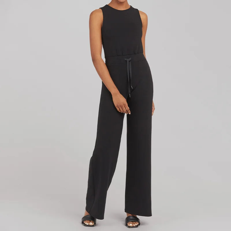 Schicker Jumpsuit mit Taillenbund und weitem Bein - ideal für Freizeit und Streetwear