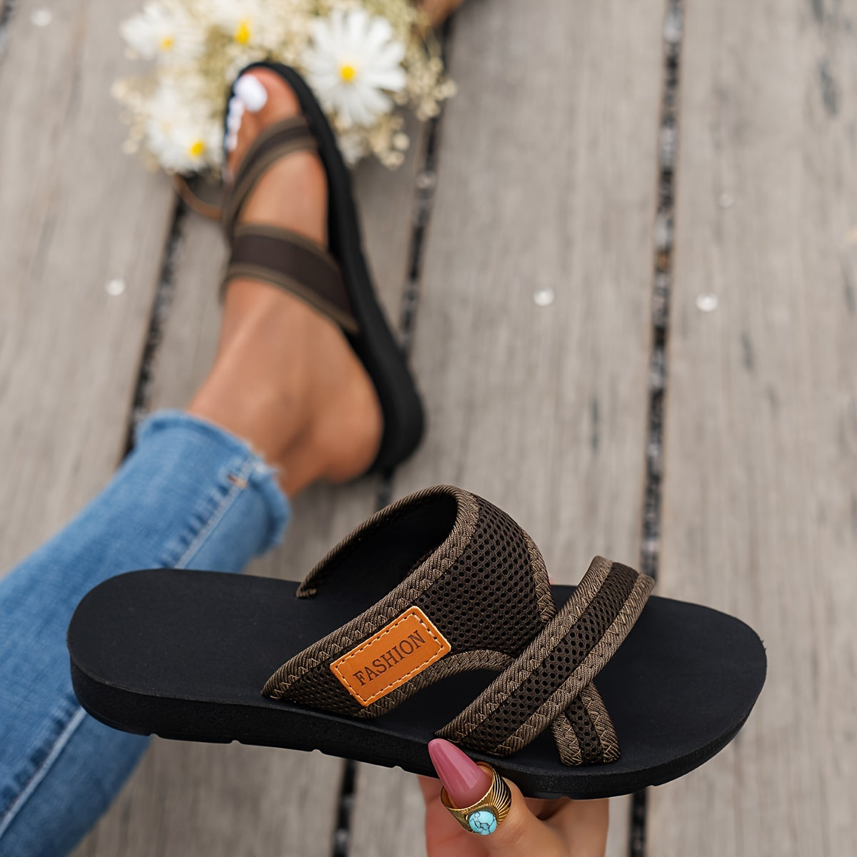 Veda | Hohle Mesh-Sandalen