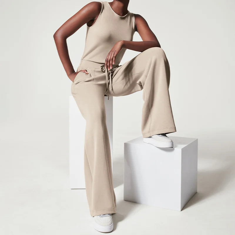 Schicker Jumpsuit mit Taillenbund und weitem Bein - ideal für Freizeit und Streetwear