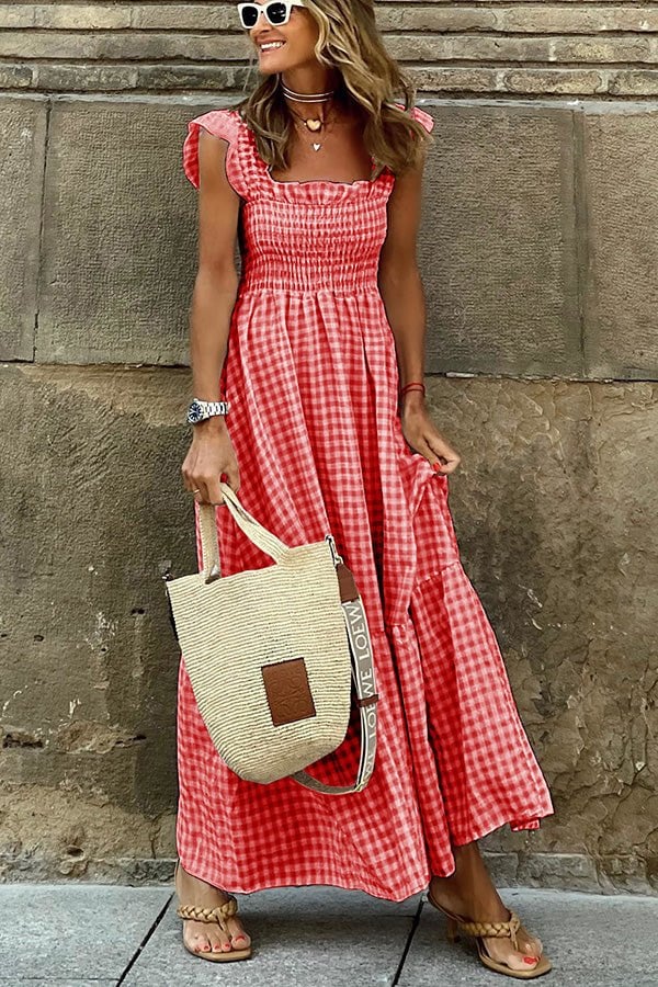 Sommerliches Gingham-Maxi-Kleid mit Rüschenärmeln und gesmoktem Oberteil