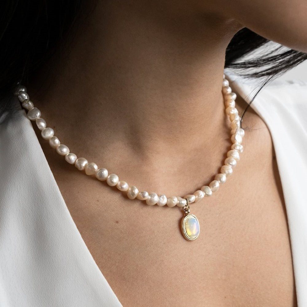 Poppea - Weißer Opal-Cluster Perlen-Choker