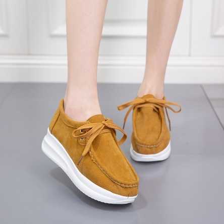 Lamaris Sneaker | Eleganter Damenschuh mit bequemem Fußbett