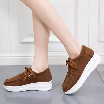 Lamaris Sneaker | Eleganter Damenschuh mit bequemem Fußbett